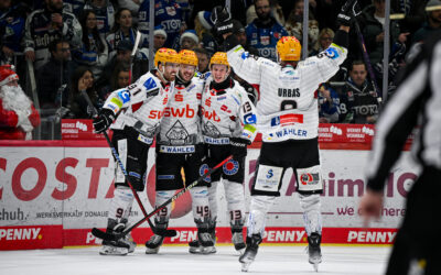 2:1 Erfolg beim stärksten Heimteam – Pinguins bleiben ganz oben in der Tabelle