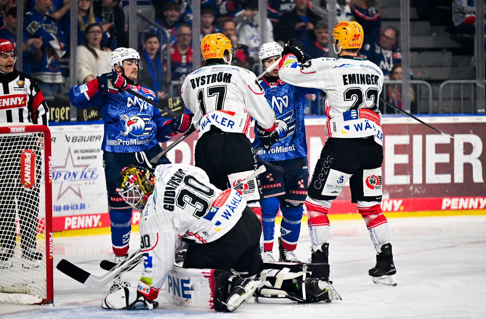 Adler Mannheim – Fischtown Pinguins Bremerhaven – PENNY DEL Playoffs Viertelfinale Spiel 1